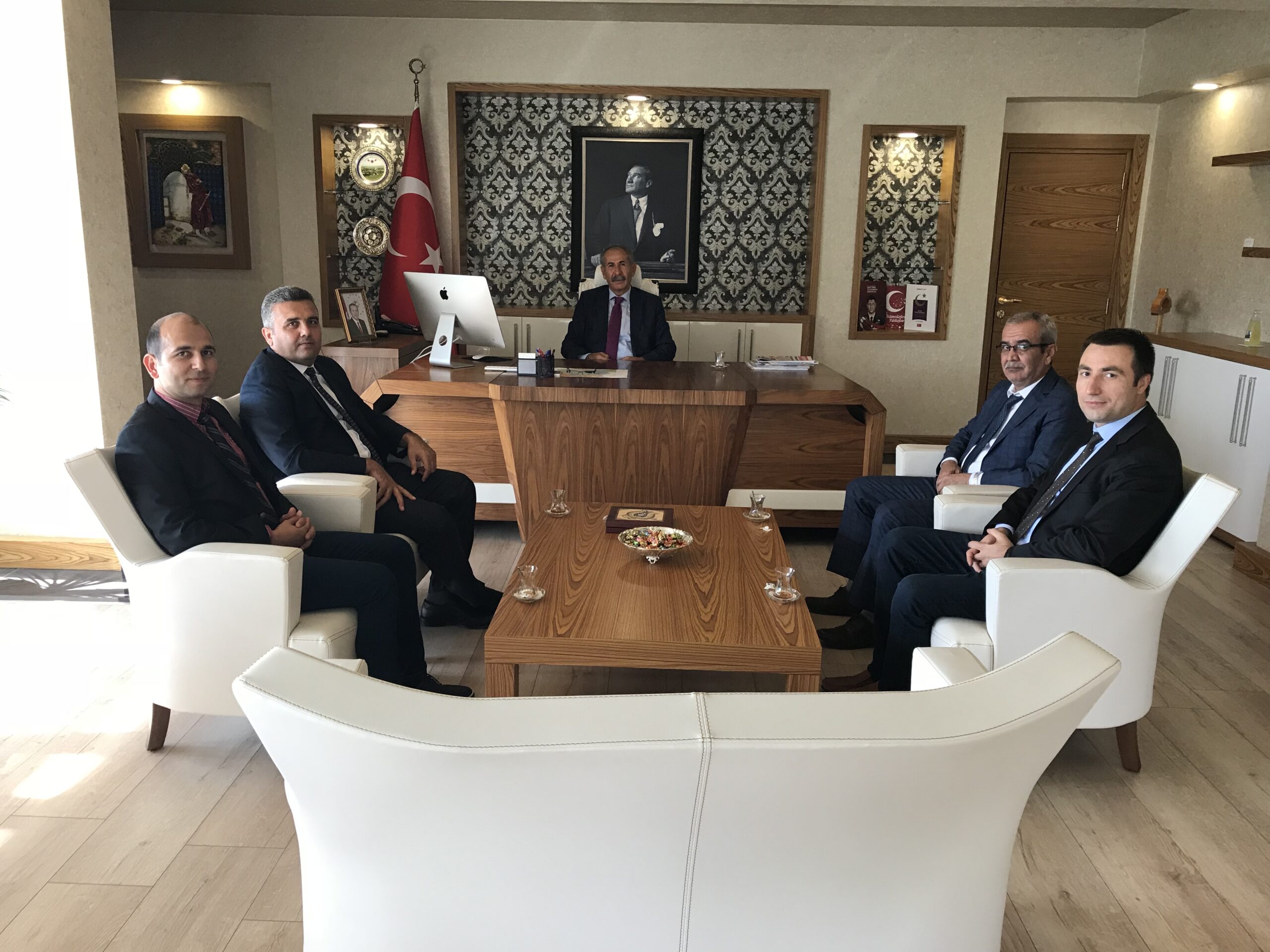 ELMALI MYO, KAYMAKAM KURT’A HOŞGELDİNİZ ZİYARETİ YAPTI